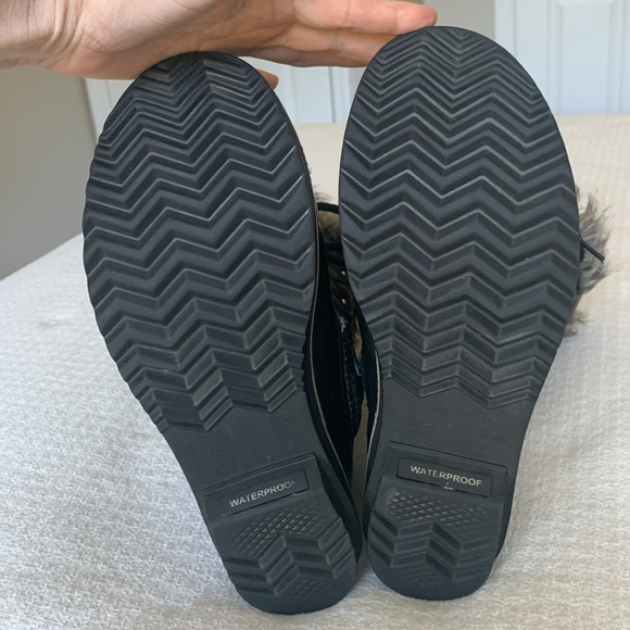 Sorel winter boots Black Fur Trim Waterproof Rubber with Quilted shaft size 8 - Picture 5 of 12